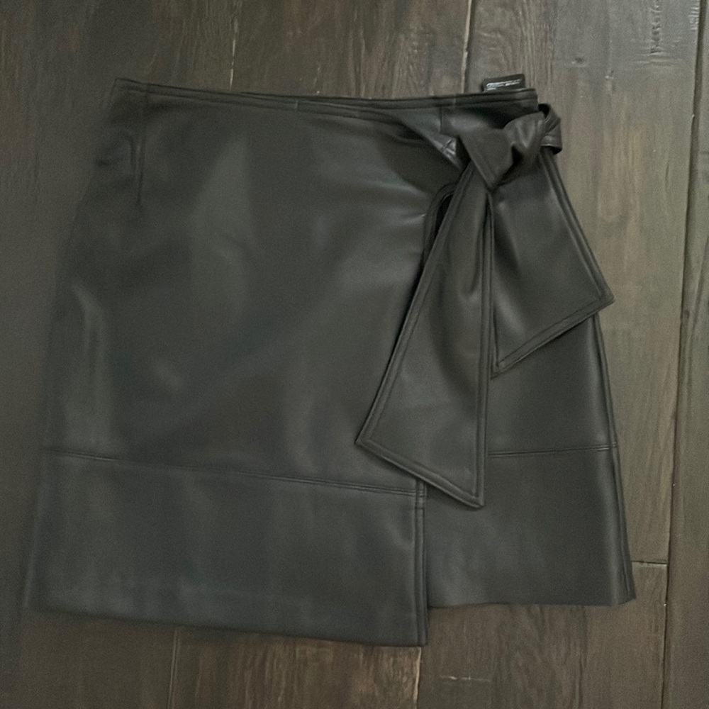 H&M Faux Leather Mini Skirt Size 6